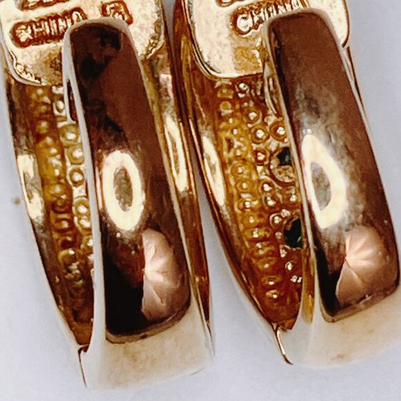 VTG Emerald Ruby Petite Huggie Earrings Colorful Minimalist Gold Tone Lab Grown - Picture 8 of 11